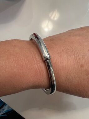 Polished Silver-Tone Women's Hinged Bangle Bracelet